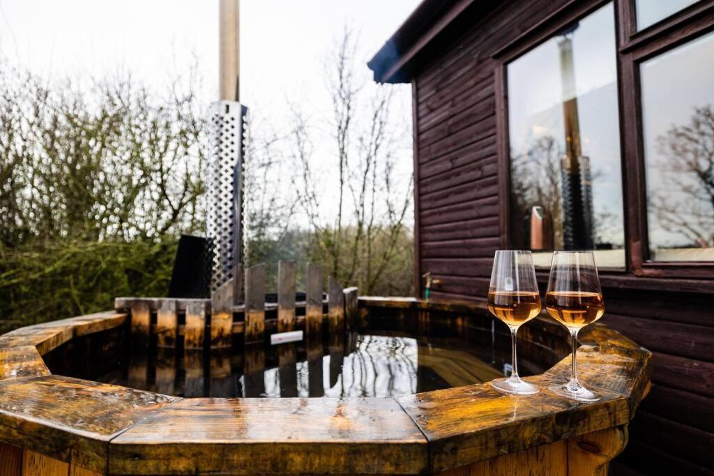 The Woodland Lodge - Wood Fired Hot Tub And Firepit Hambleton Exterior foto
